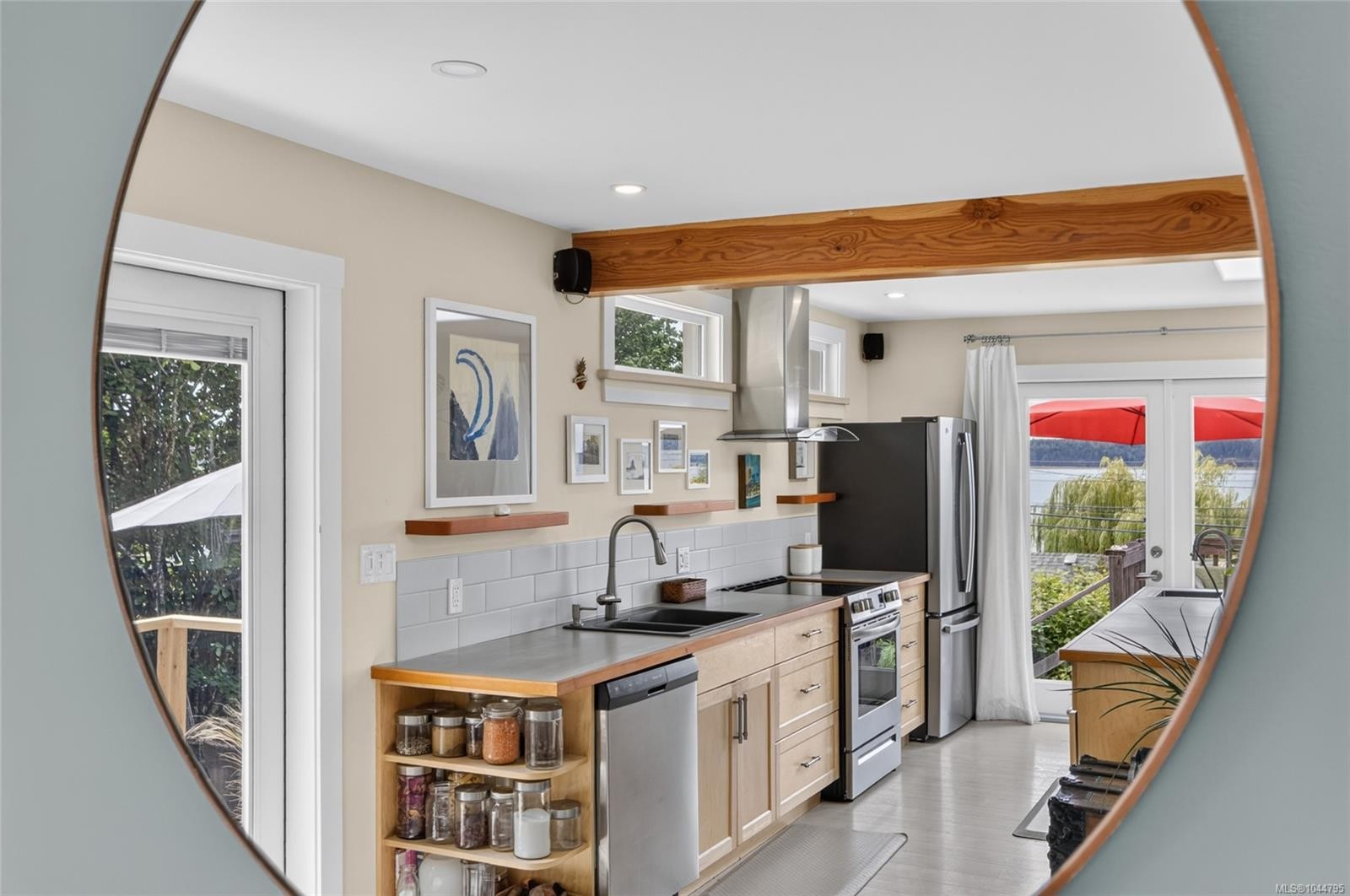 5674 Market St, Union Bay, BC