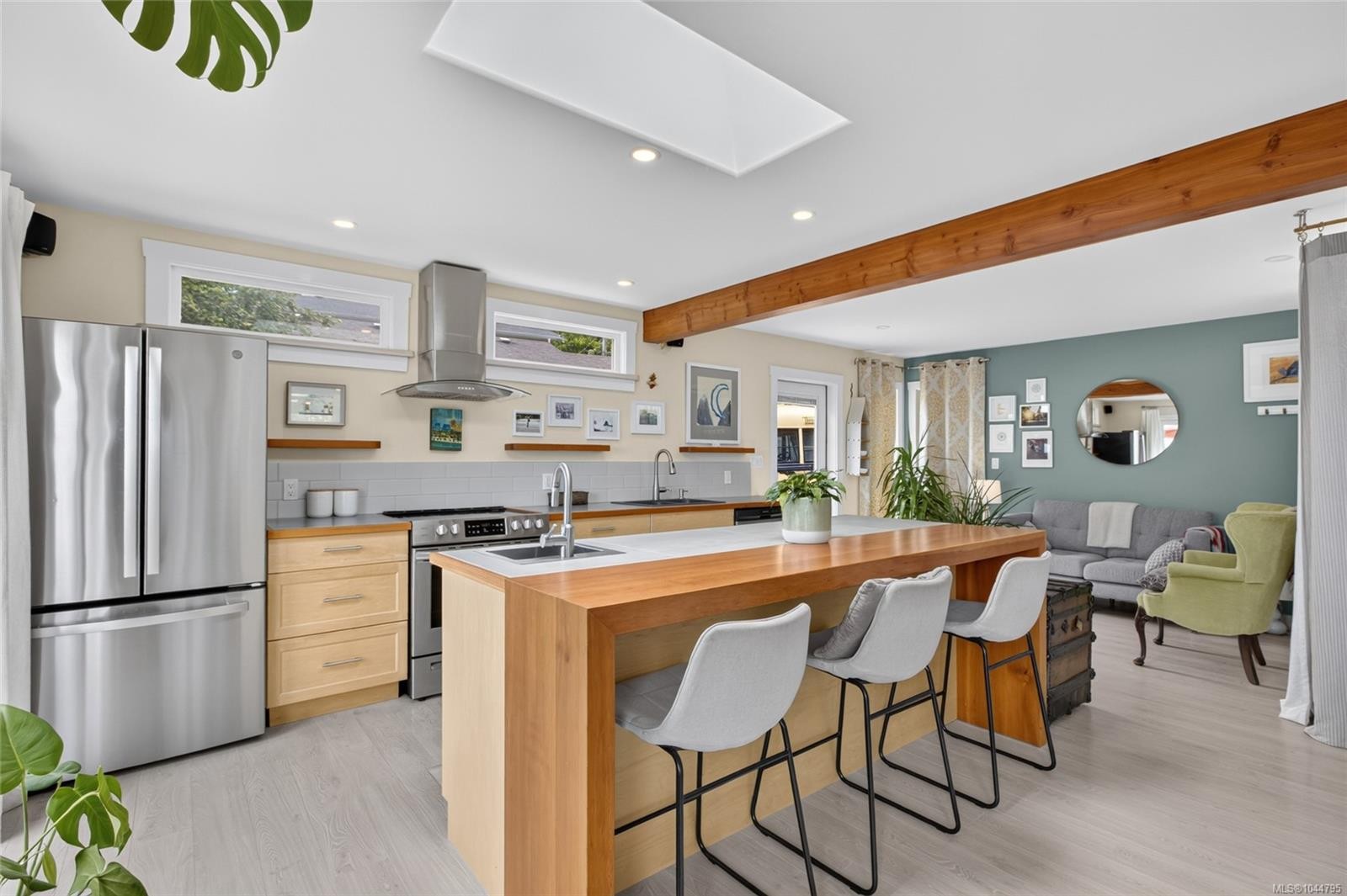 5674 Market St, Union Bay, BC
