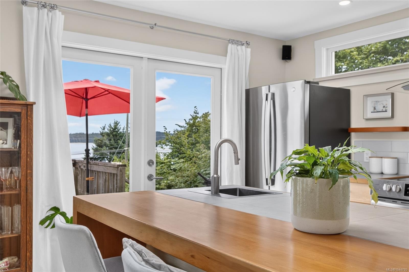 5674 Market St, Union Bay, BC