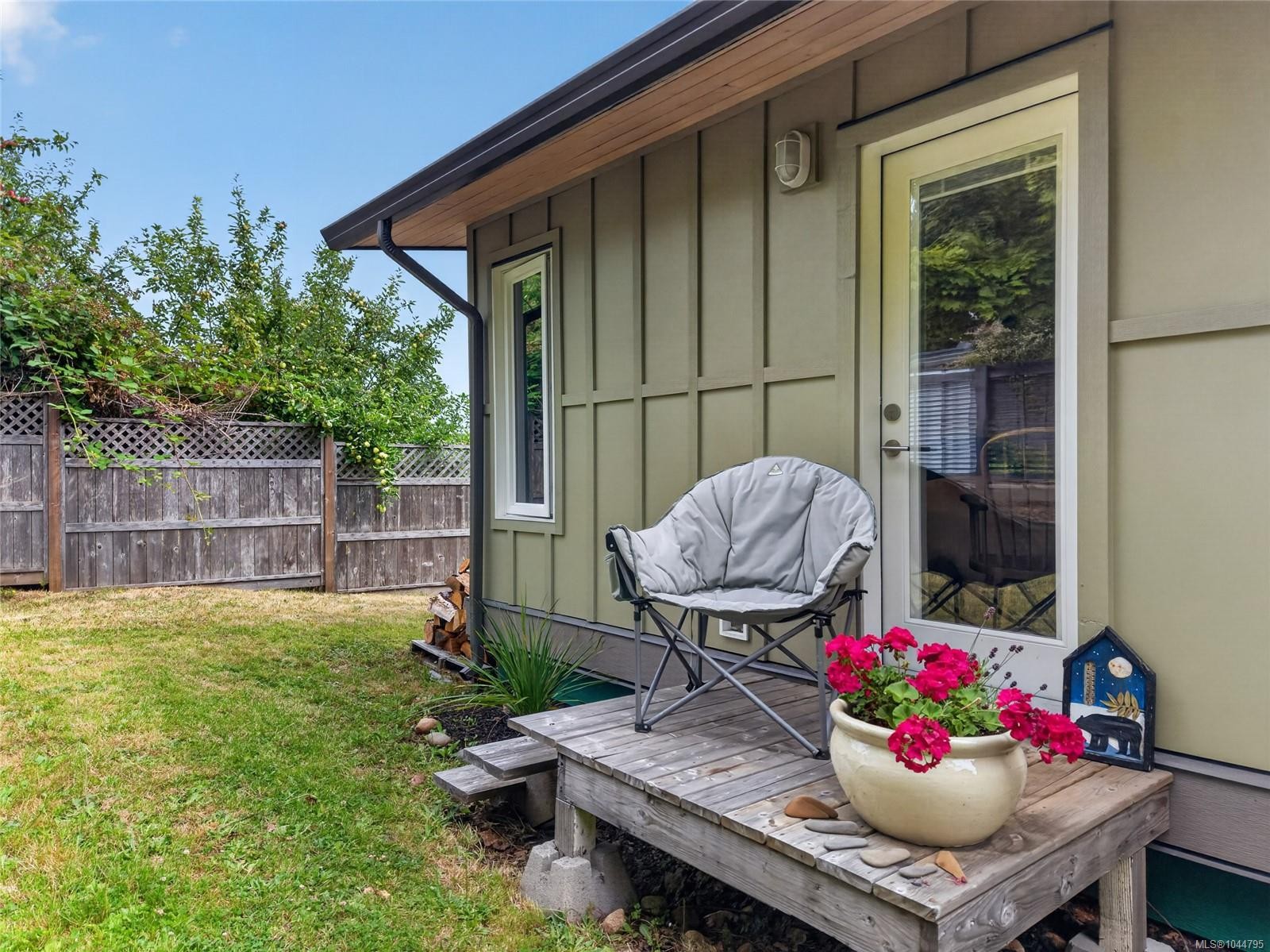 5674 Market St, Union Bay, BC