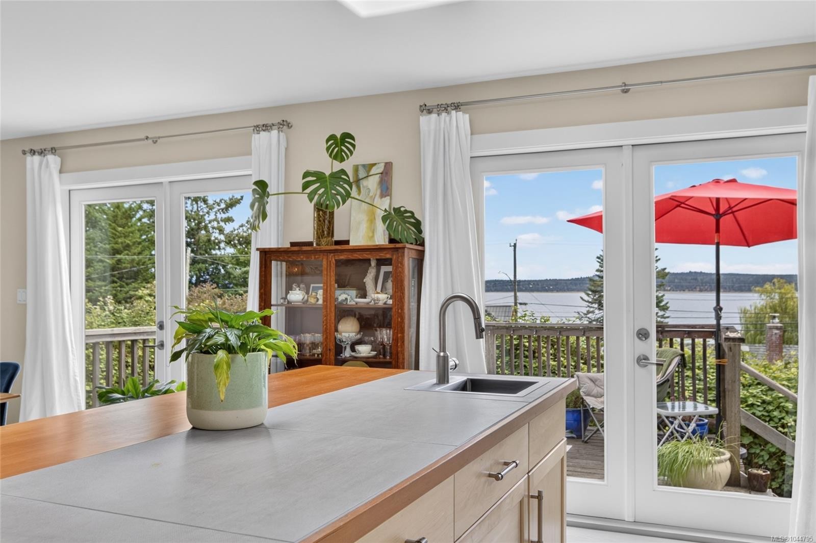 5674 Market St, Union Bay, BC