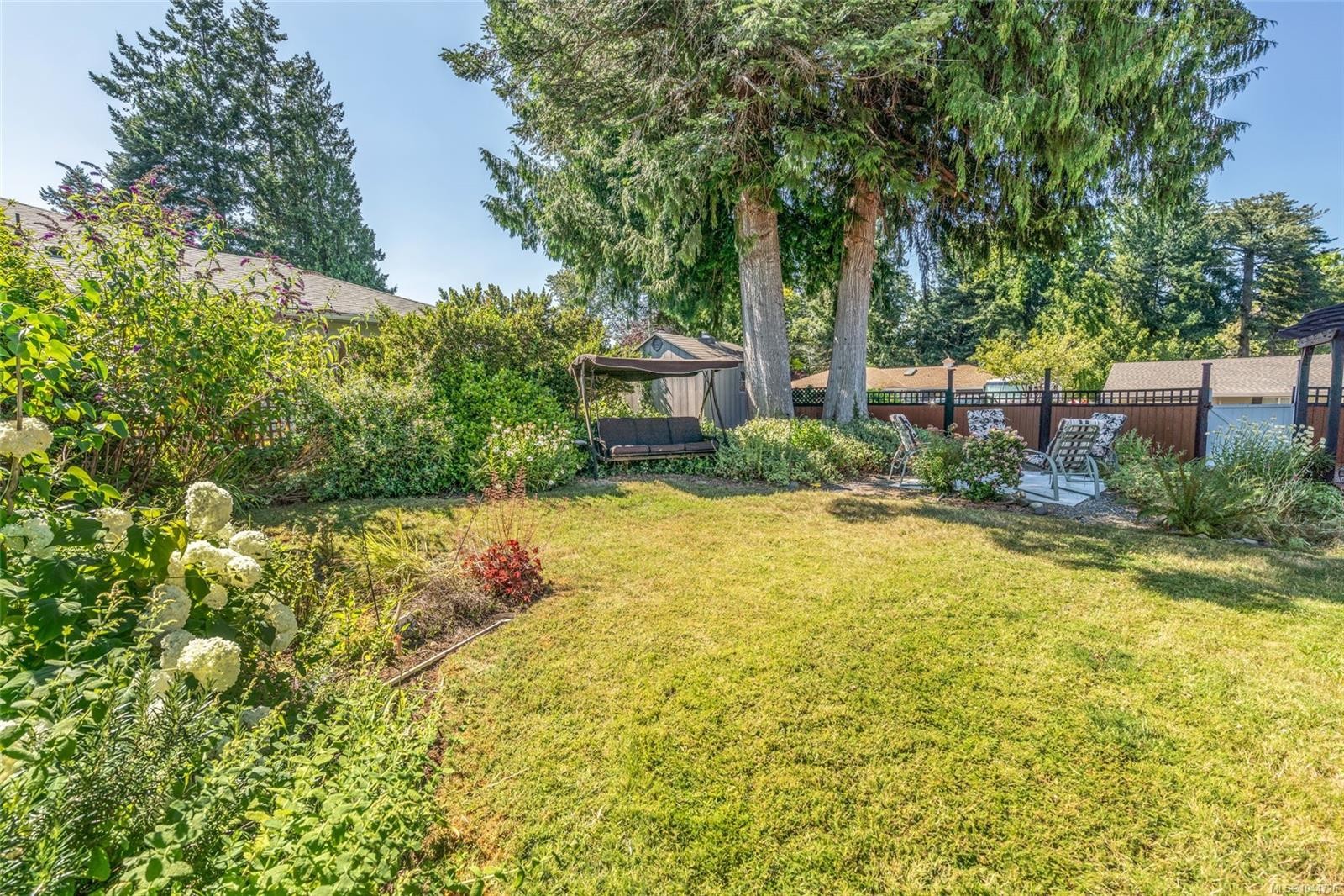 560 Eaglecrest Dr, Qualicum Beach, BC