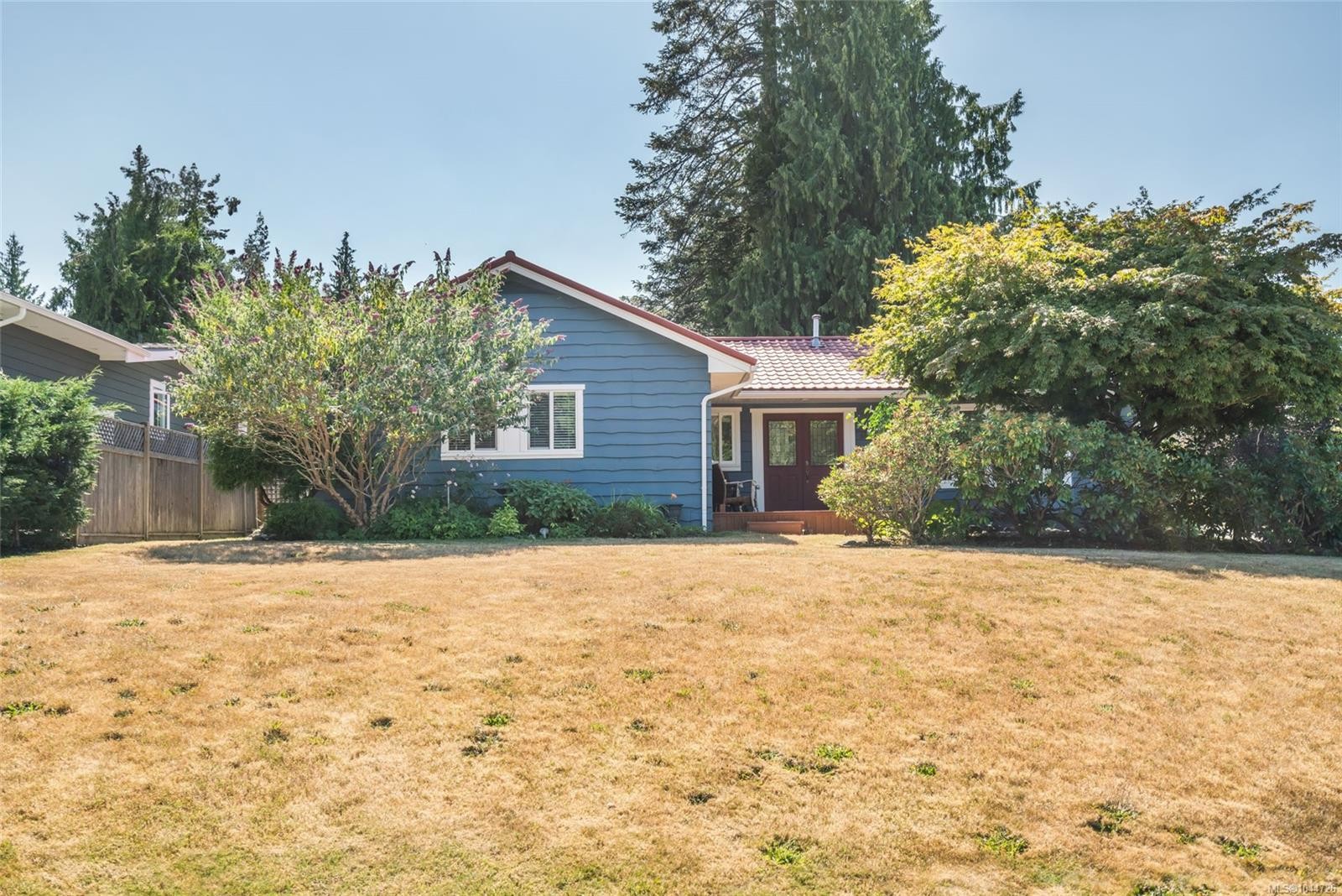 560 Eaglecrest Dr, Qualicum Beach, BC