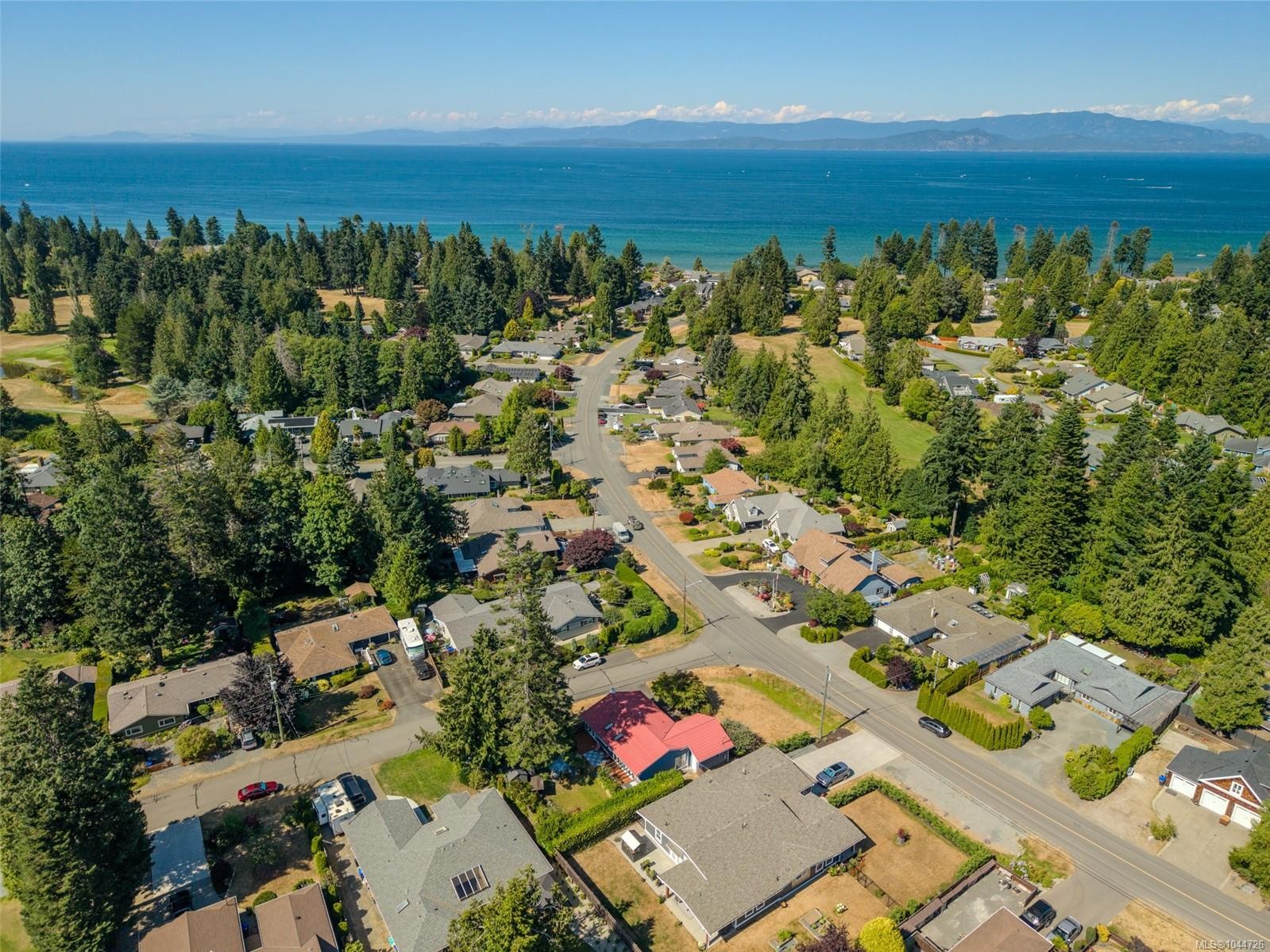 560 Eaglecrest Dr, Qualicum Beach, BC