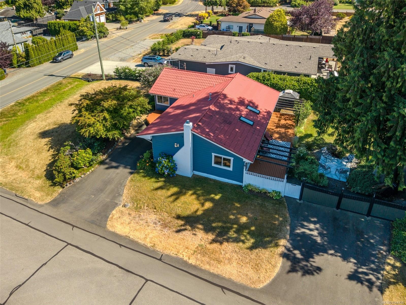 560 Eaglecrest Dr, Qualicum Beach, BC
