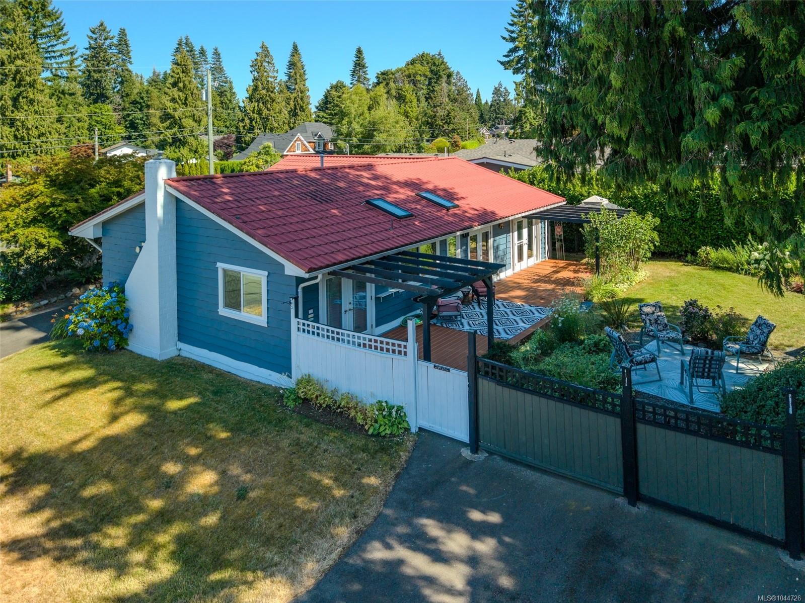 560 Eaglecrest Dr, Qualicum Beach, BC