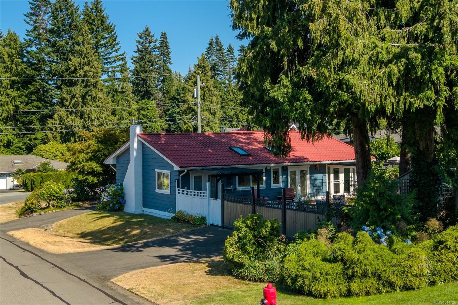 560 Eaglecrest Dr, Qualicum Beach, BC