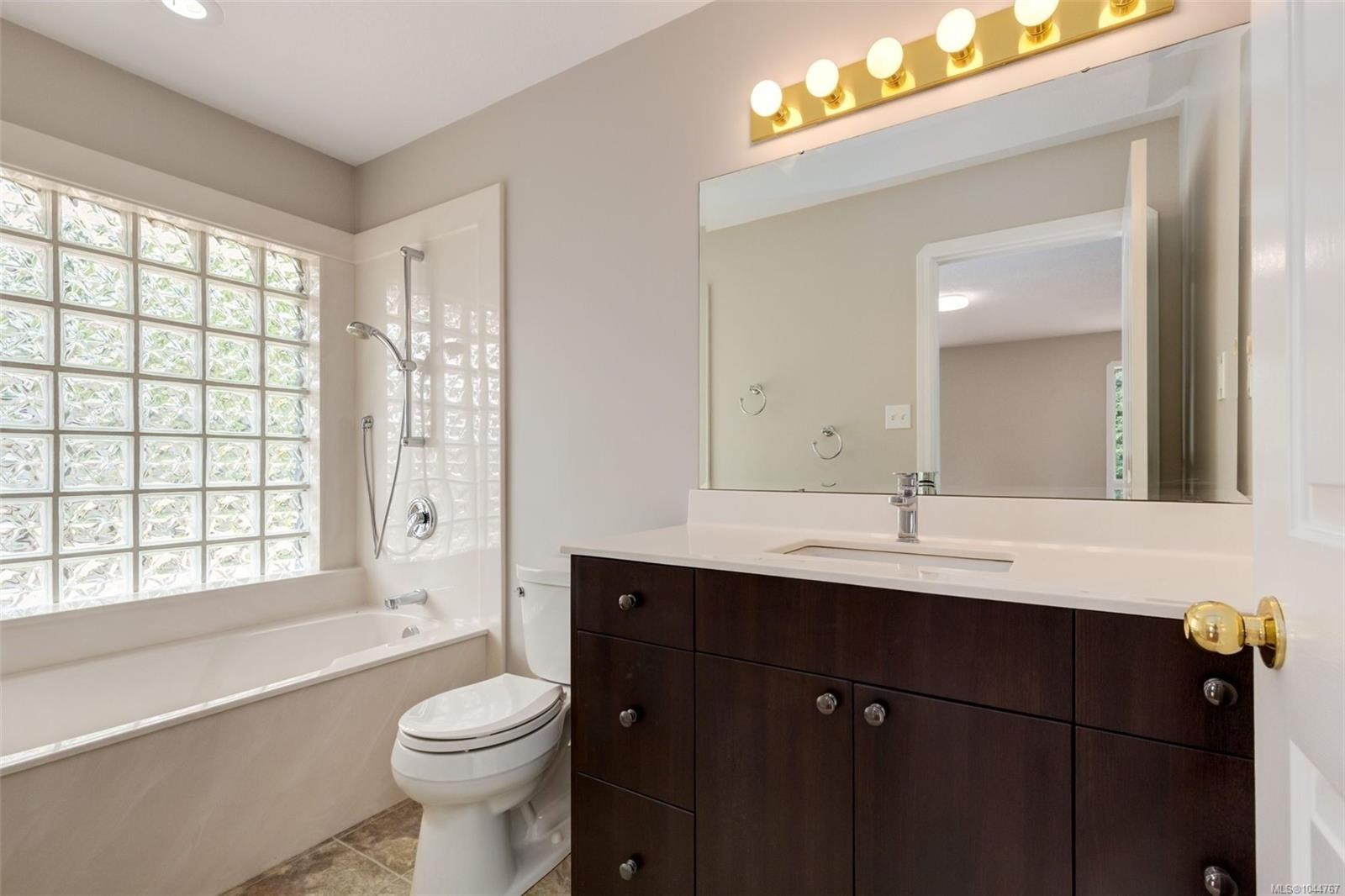 1252 Bunker Pl, French Creek, BC