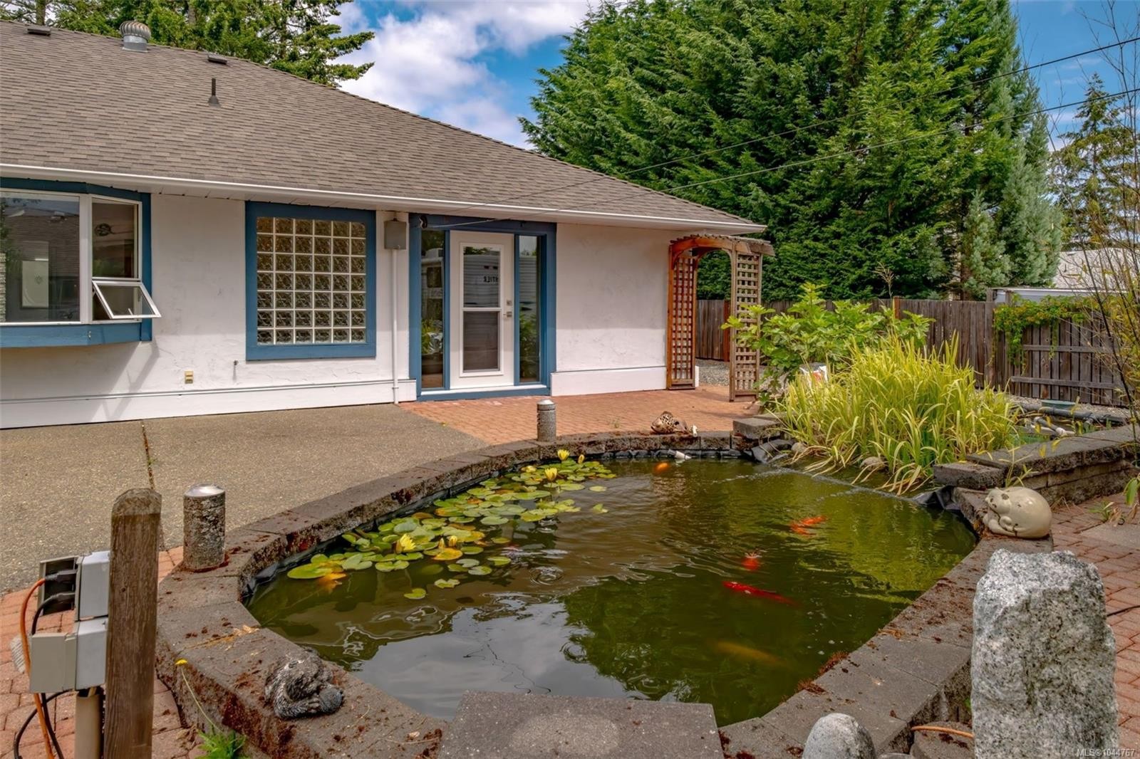 1252 Bunker Pl, French Creek, BC