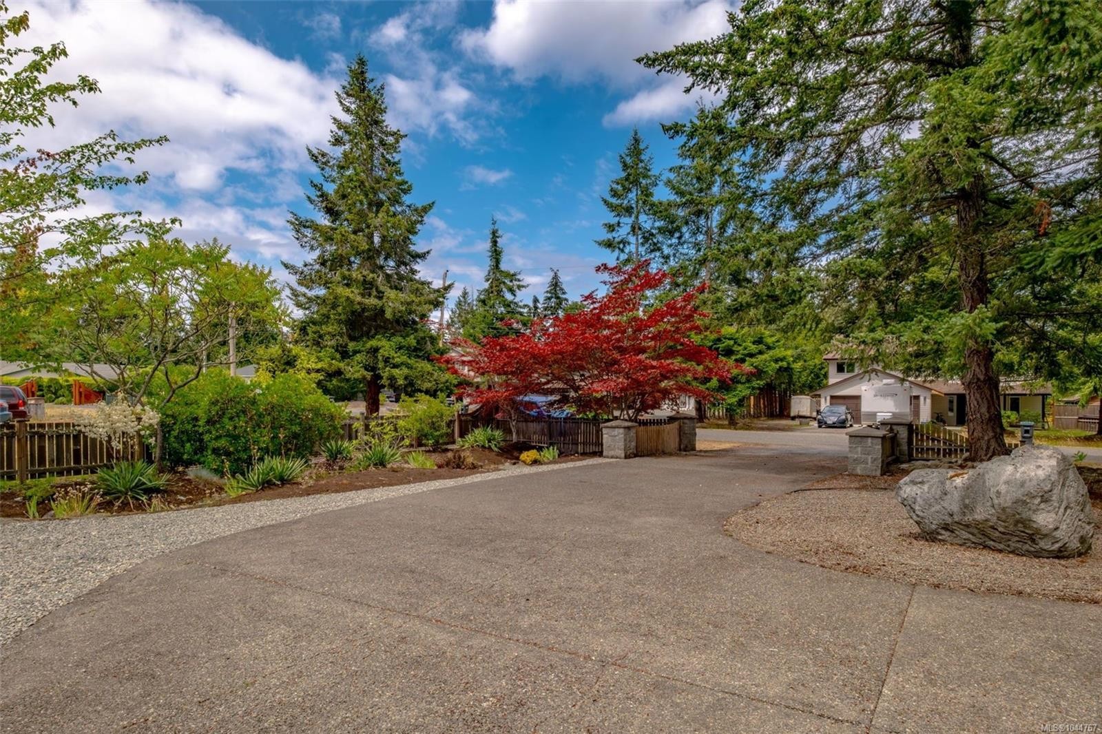 1252 Bunker Pl, French Creek, BC