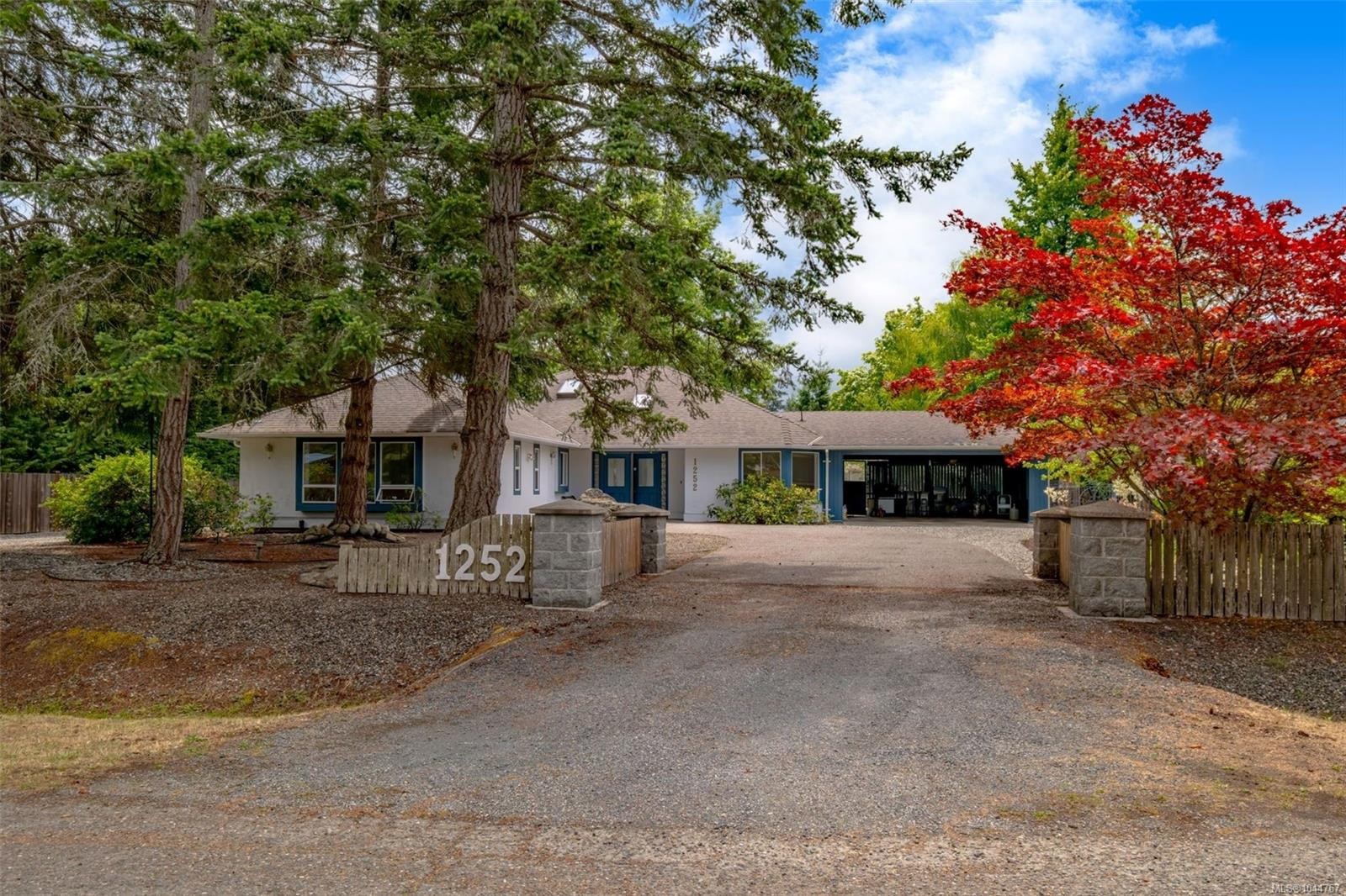 1252 Bunker Pl, French Creek, BC