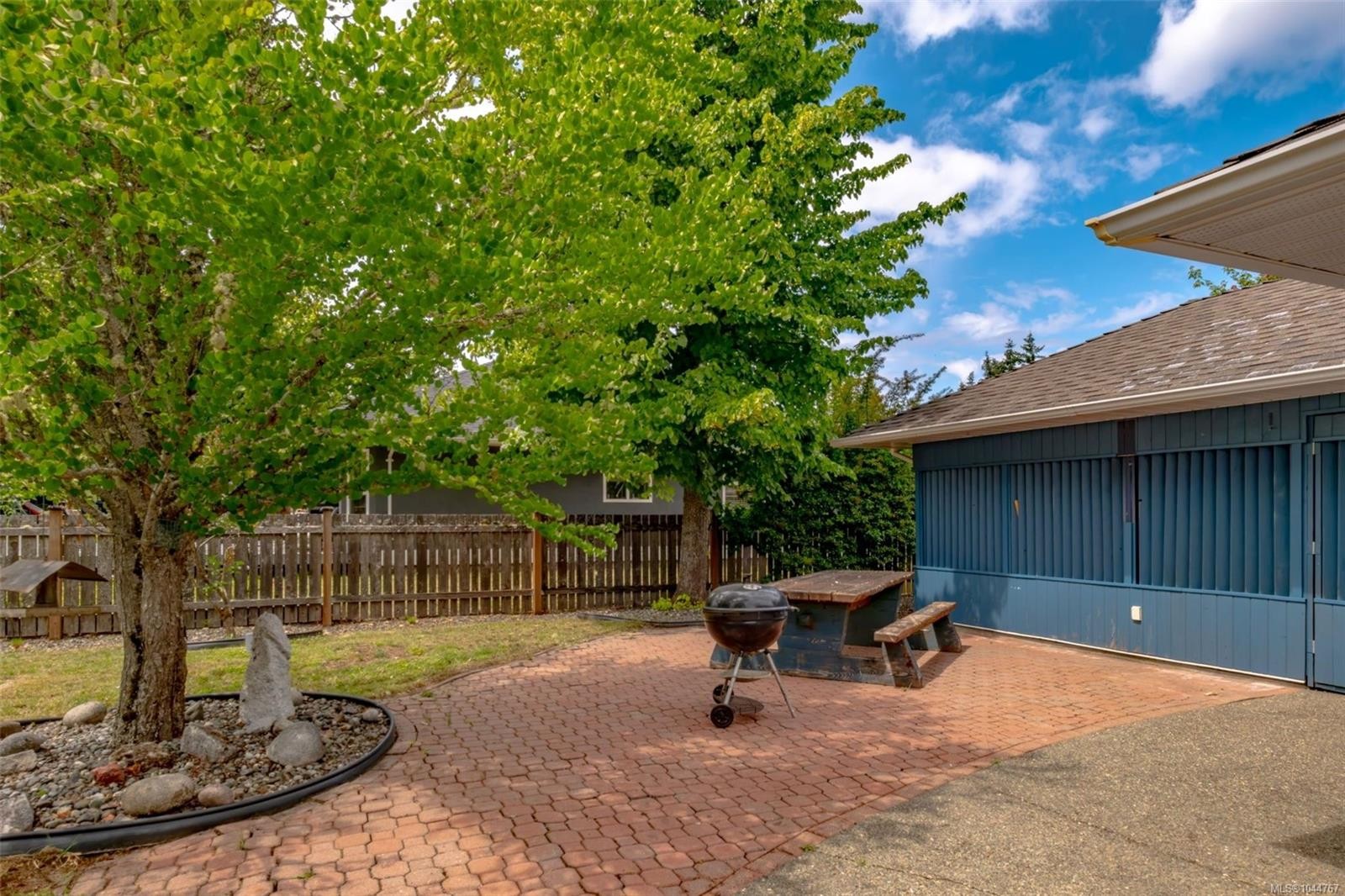 1252 Bunker Pl, French Creek, BC