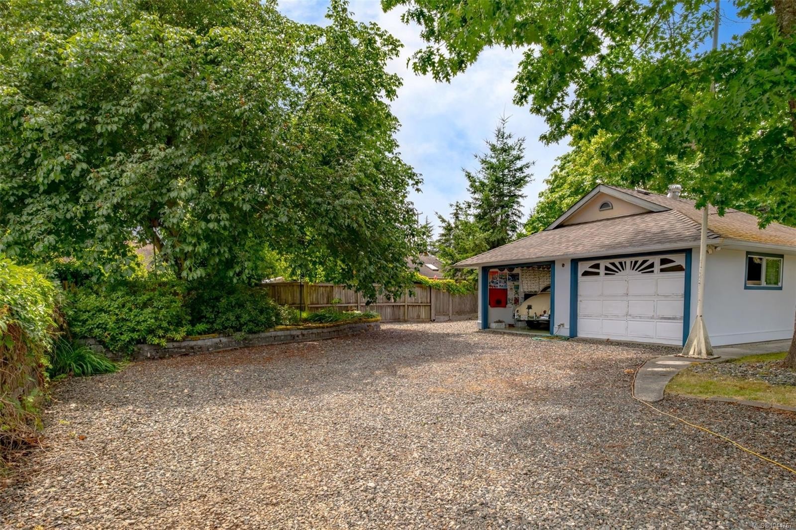 1252 Bunker Pl, French Creek, BC