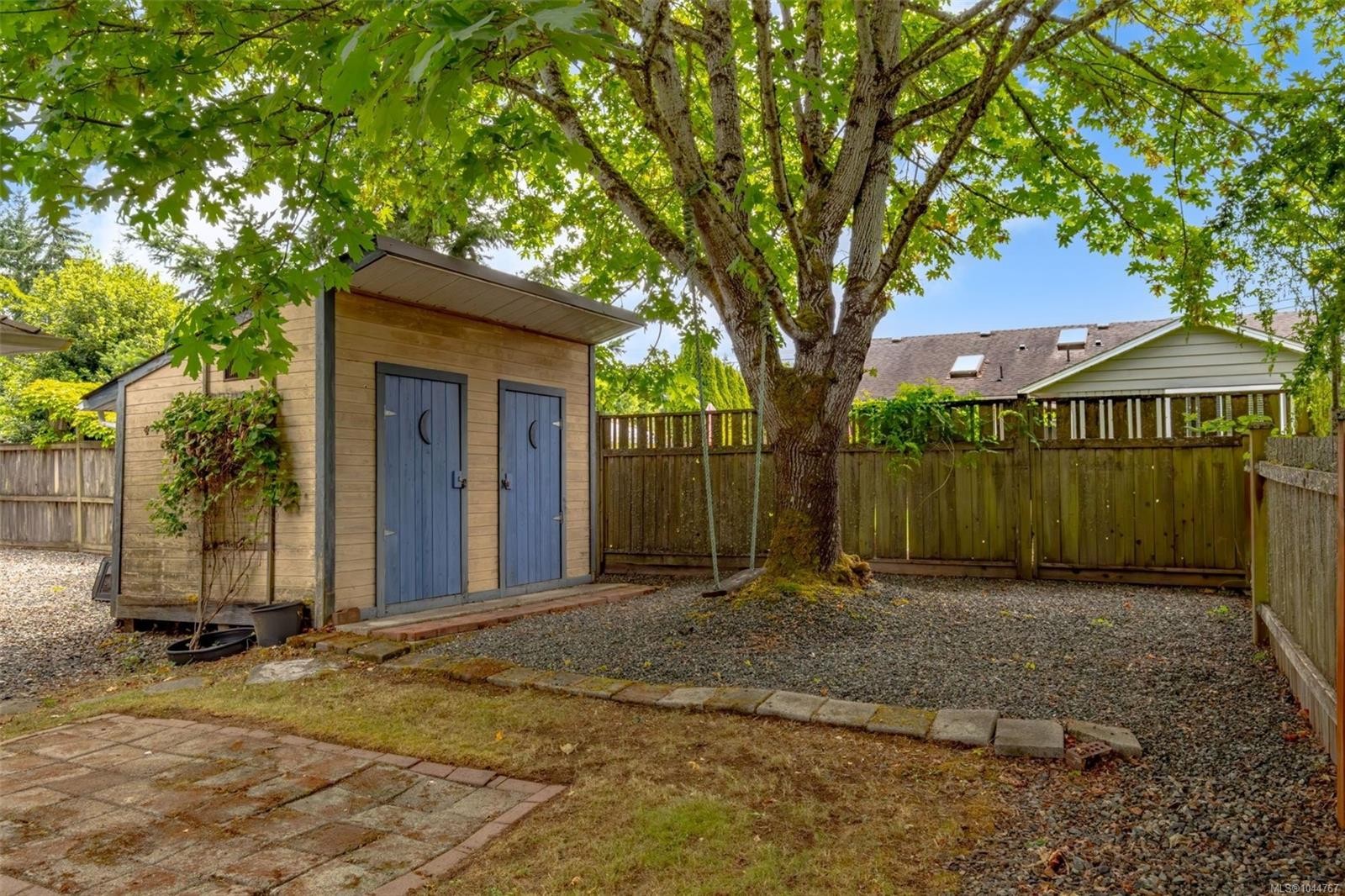 1252 Bunker Pl, French Creek, BC