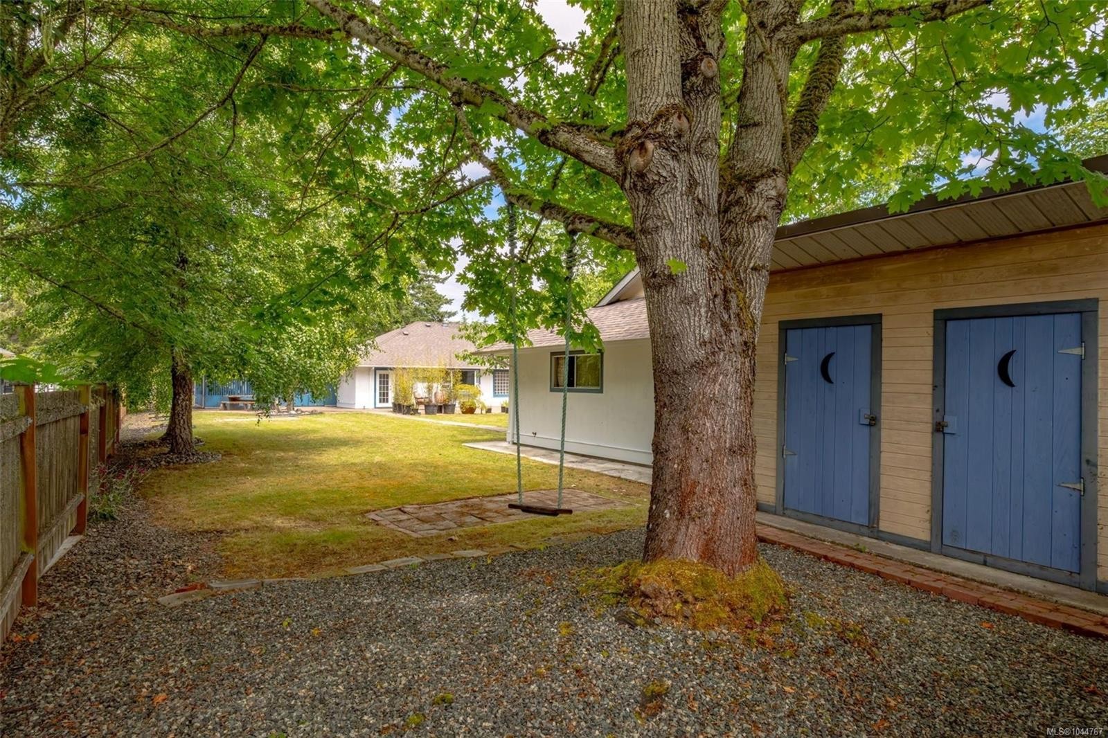 1252 Bunker Pl, French Creek, BC