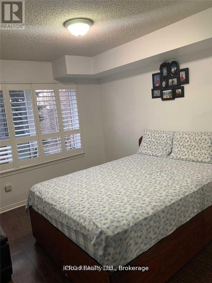 207 - 300 Ray Lawson Boulevard, Brampton, ON - Indoor Photo Showing Bedroom