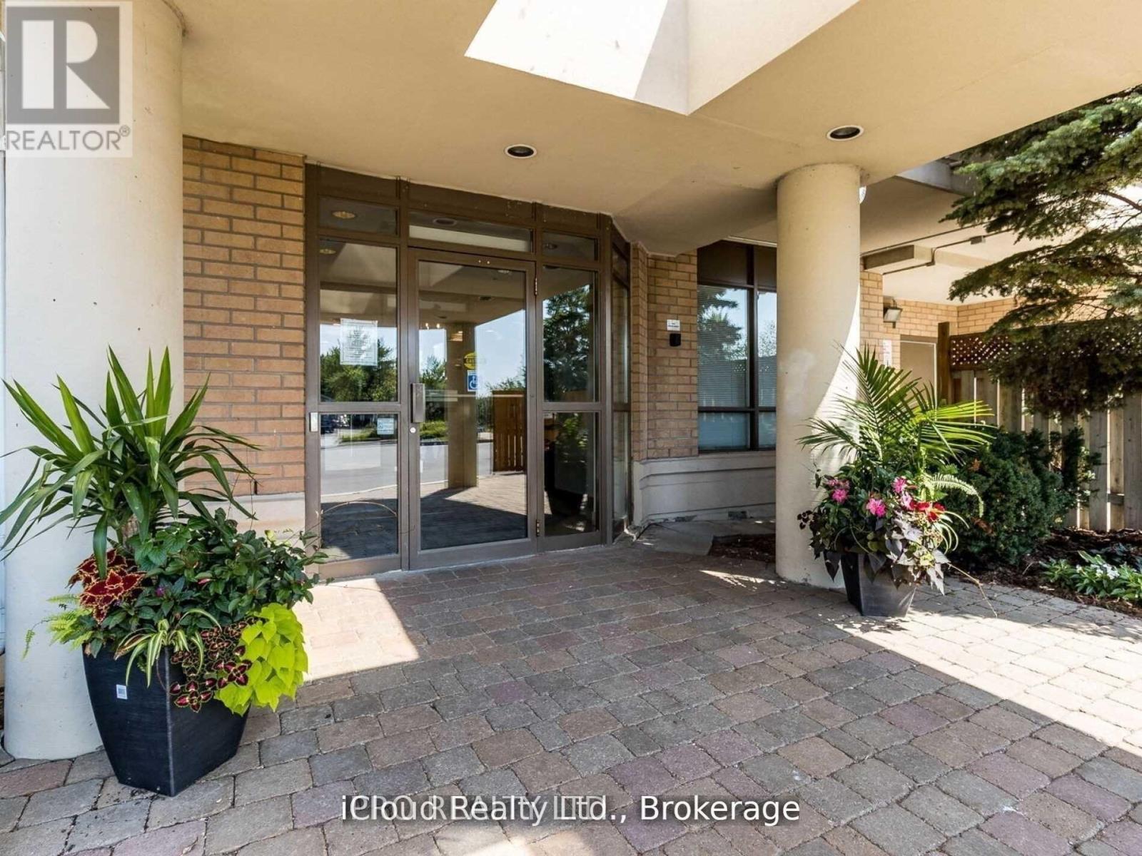 207 - 300 Ray Lawson Boulevard, Brampton, ON - Outdoor