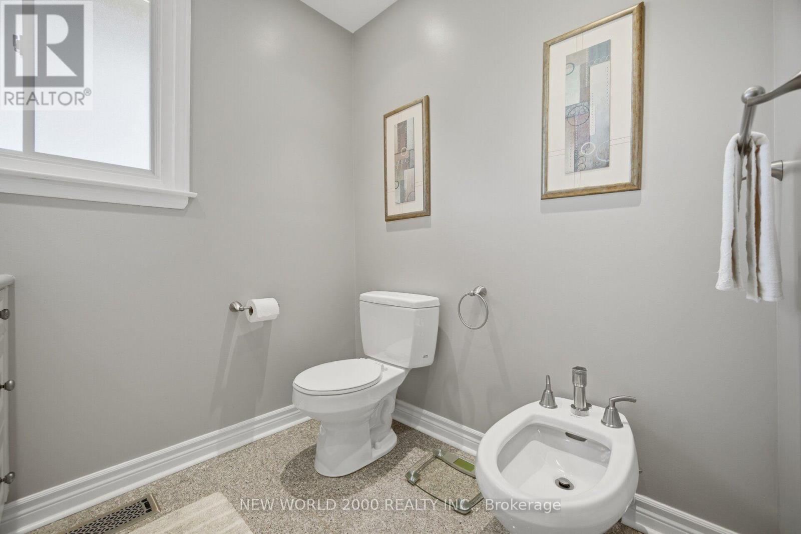 48 Clair Road, Toronto, ON - Indoor Photo Showing Bathroom