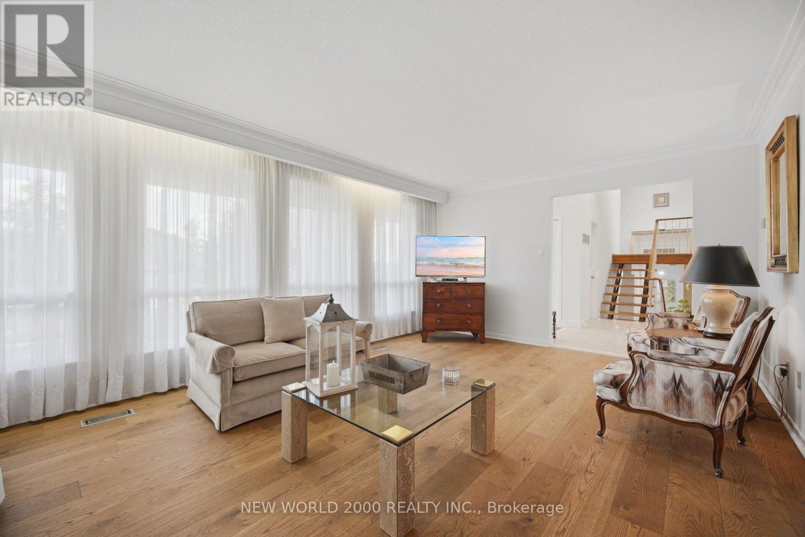 48 Clair Road, Toronto, ON - Indoor Photo Showing Living Room