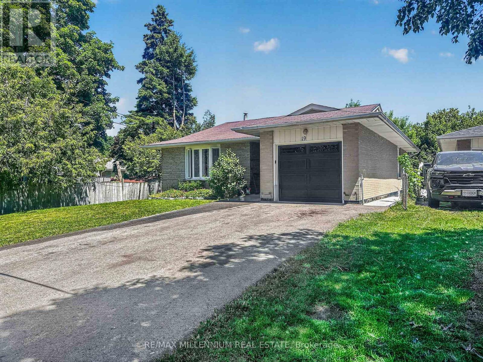 19 Cardwell Street, Orangeville, ON - Outdoor