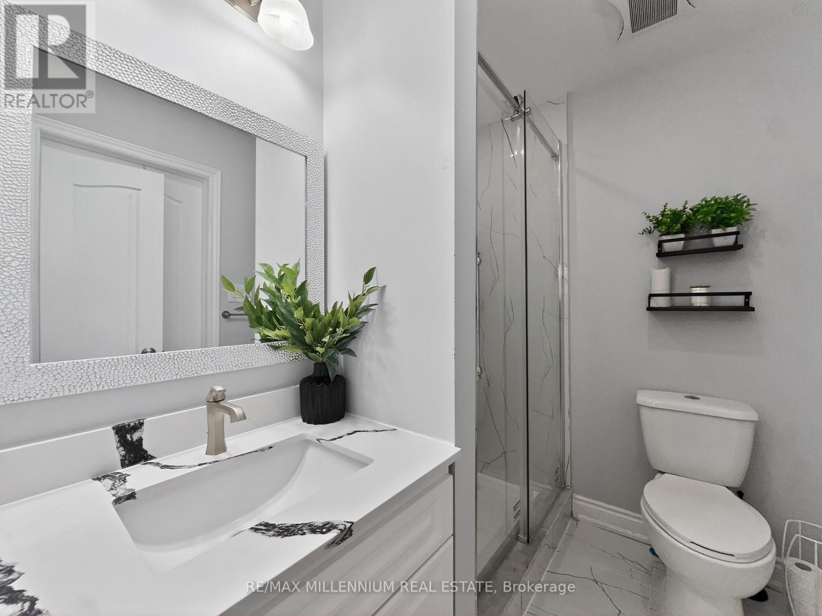 19 Cardwell Street, Orangeville, ON - Indoor Photo Showing Bathroom