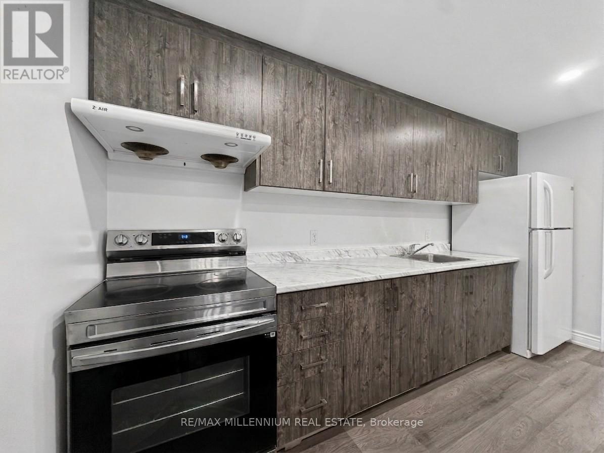 19 Cardwell Street, Orangeville, ON - Indoor Photo Showing Kitchen