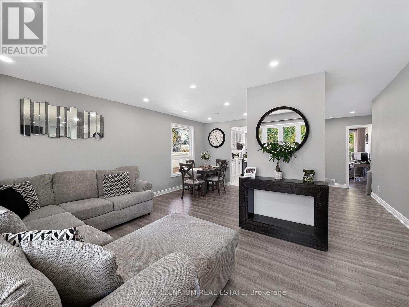 19 Cardwell Street, Orangeville, ON - Indoor Photo Showing Living Room