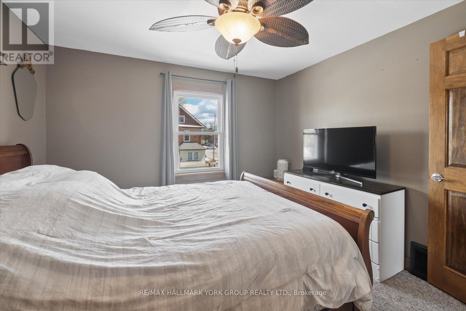 27 St Paul Street, Kawartha Lakes, ON - Indoor Photo Showing Bedroom