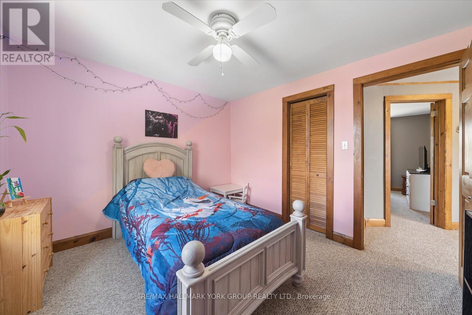 27 St Paul Street, Kawartha Lakes, ON - Indoor Photo Showing Bedroom