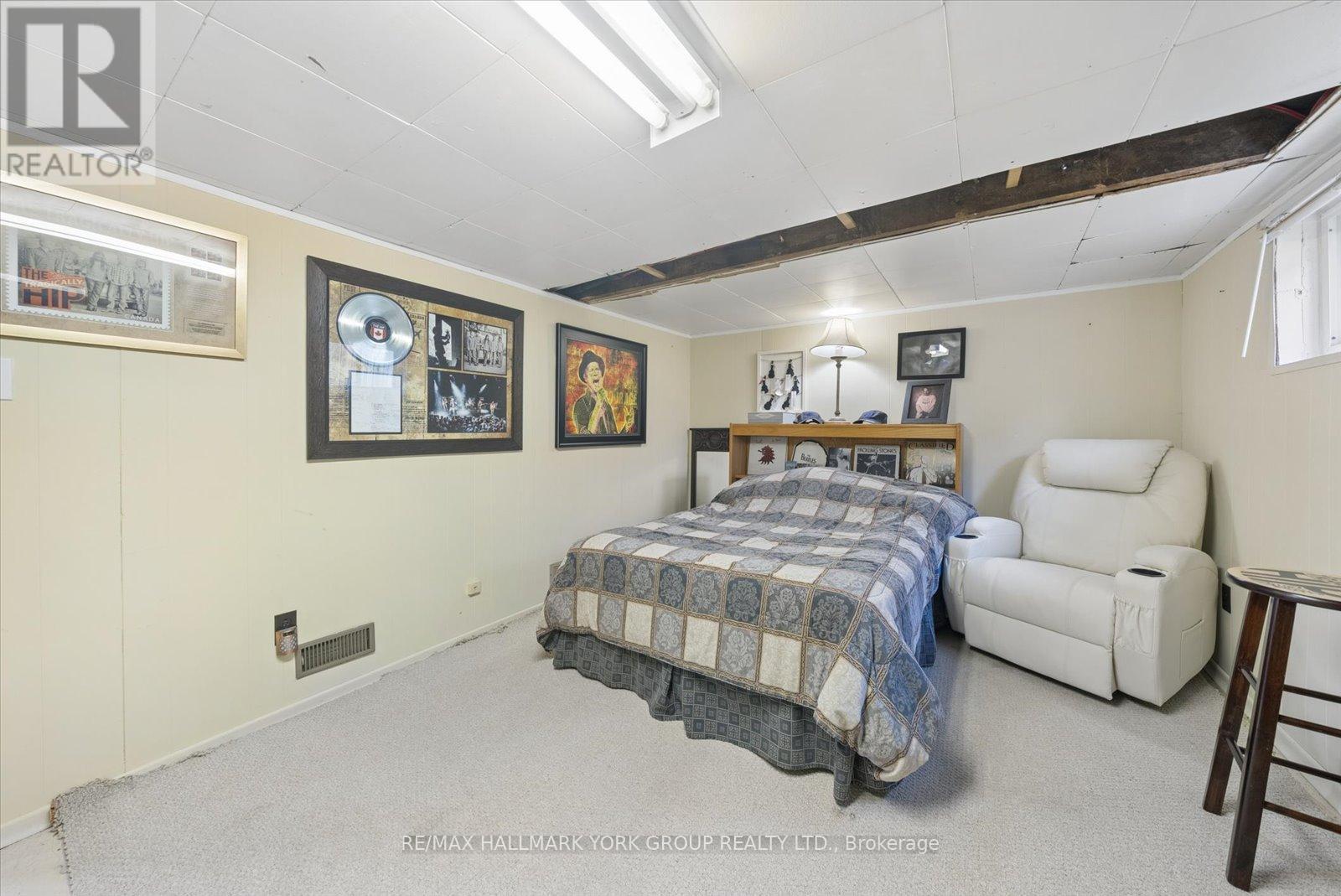27 St Paul Street, Kawartha Lakes, ON - Indoor Photo Showing Bedroom