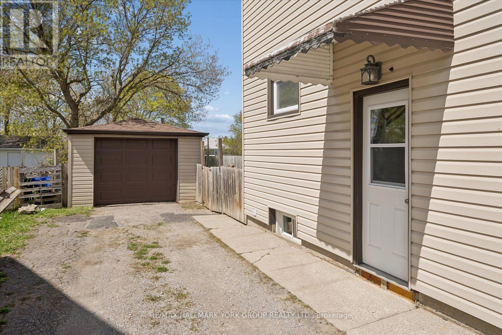 27 St Paul Street, Kawartha Lakes, ON - Outdoor With Exterior