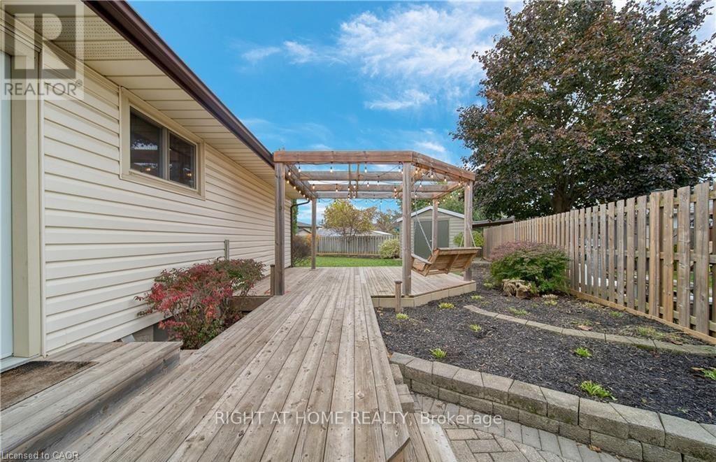 Big sized deck on the side of the house - 6 Bardadyn Court, St. Catharines, ON - Outdoor With Deck Patio Veranda