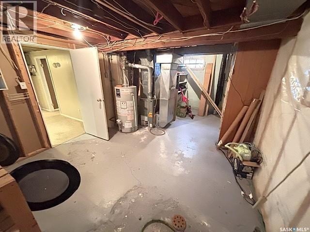 938 Iroquois Street W, Moose Jaw, SK - Indoor Photo Showing Basement
