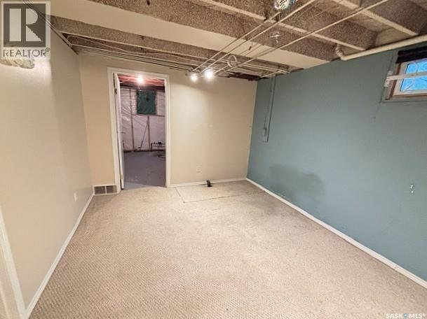 938 Iroquois Street W, Moose Jaw, SK - Indoor Photo Showing Basement