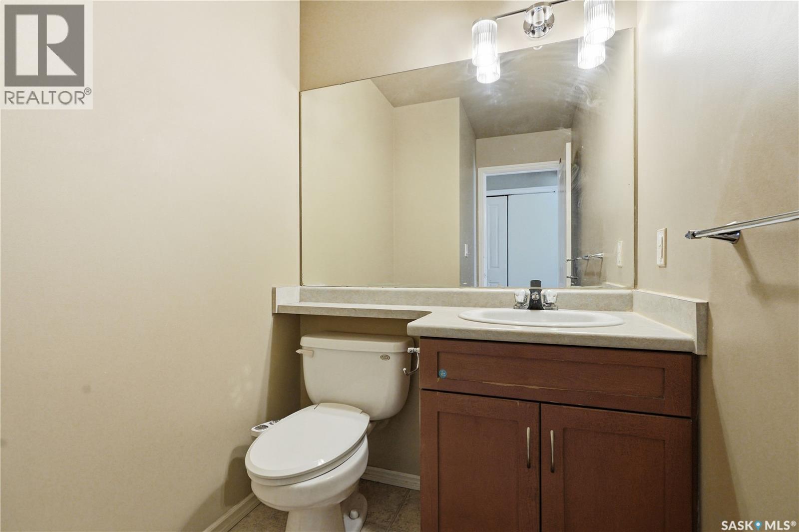 312 303 Slimmon Place, Saskatoon, SK - Indoor Photo Showing Bathroom