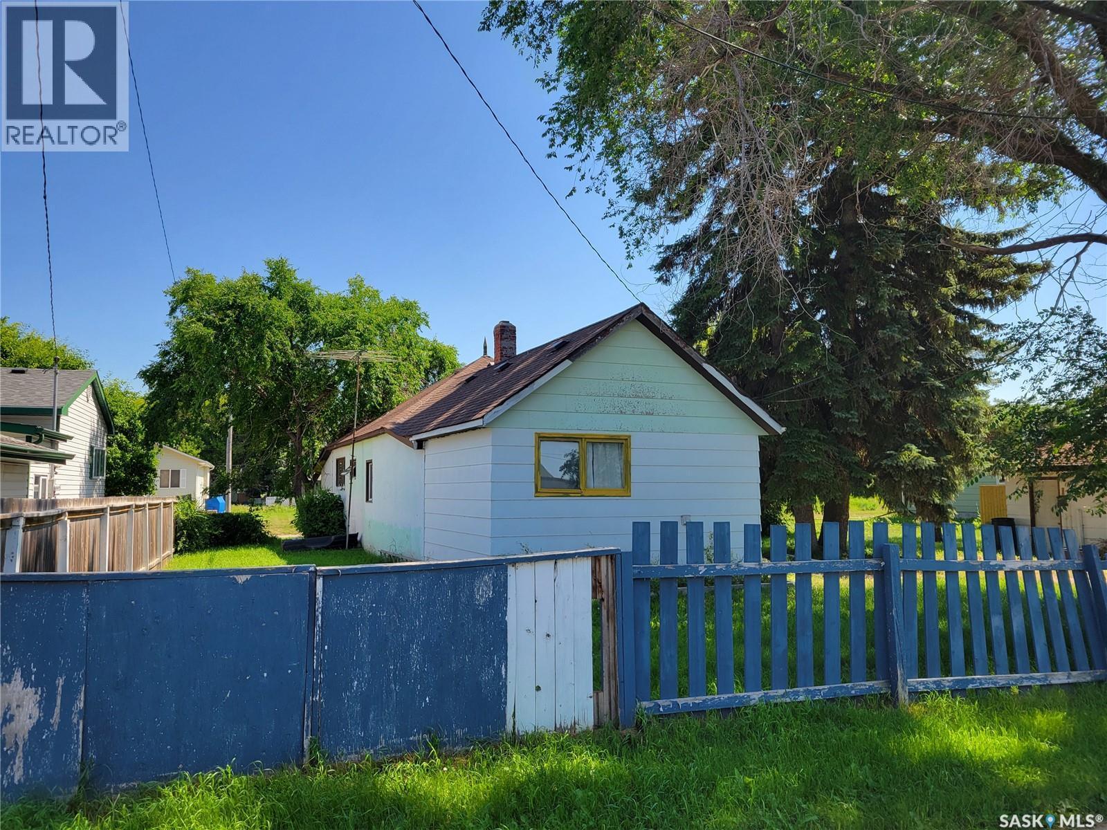 34 Bantry Street, Lanigan, SK - Outdoor