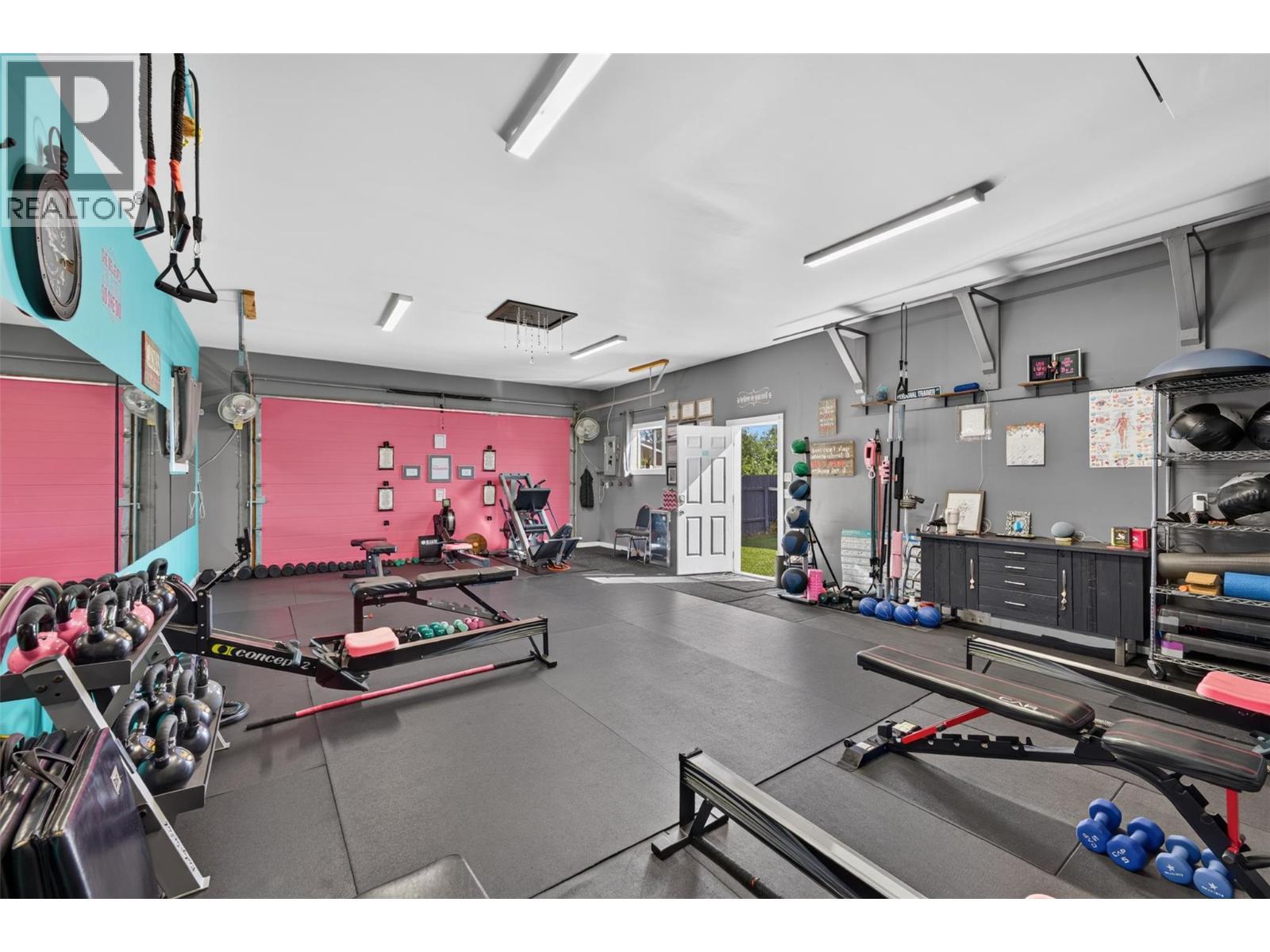 1128 118 Avenue, Dawson Creek, BC - Indoor Photo Showing Gym Room