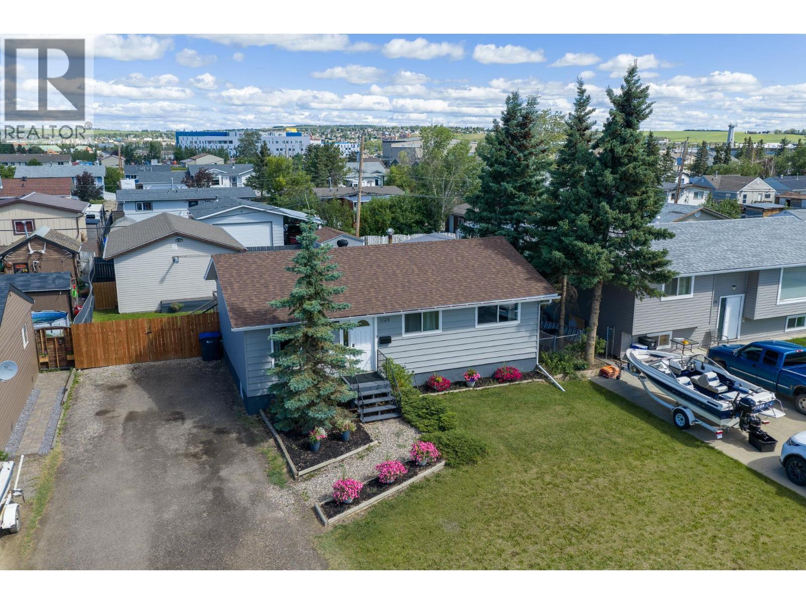 1128 118 Avenue, Dawson Creek, BC - Outdoor