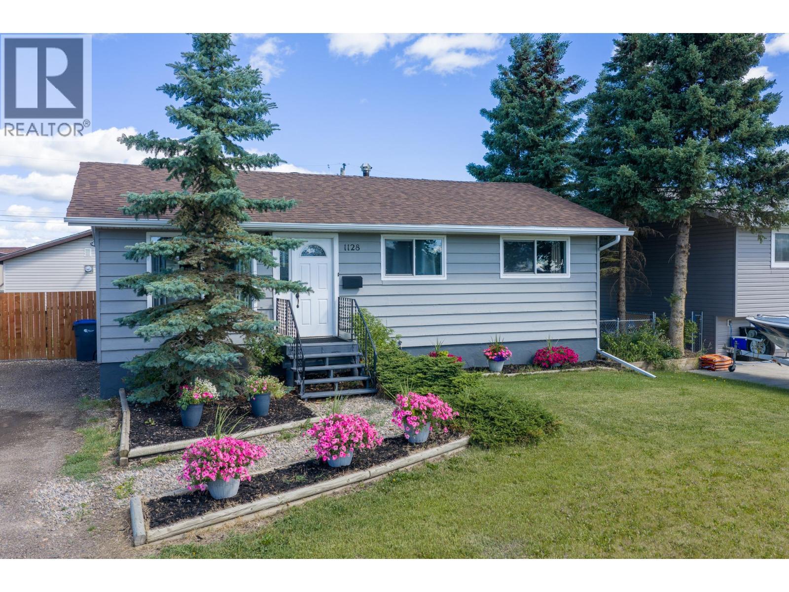 1128 118 Avenue, Dawson Creek, BC - Outdoor