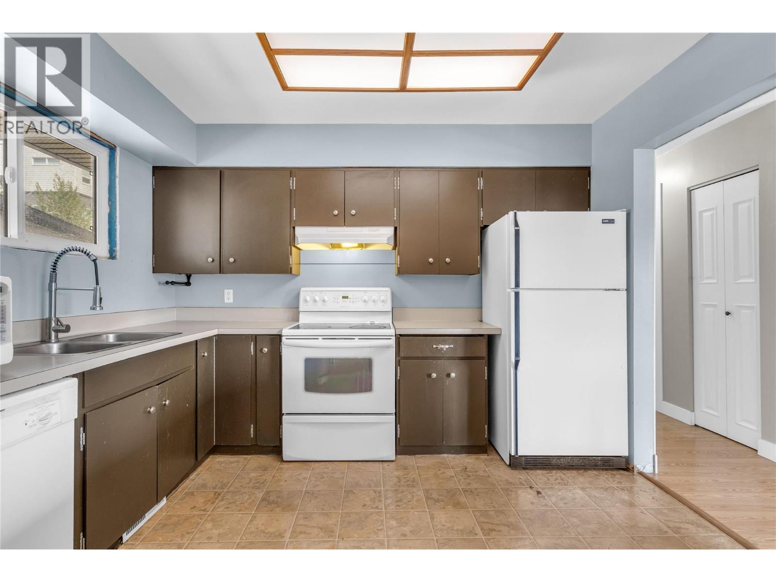 240 Petch Road, Kelowna, BC - Indoor Photo Showing Kitchen With Double Sink