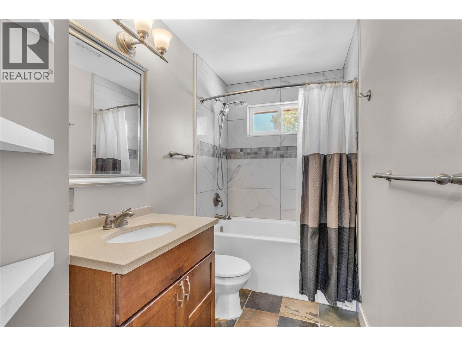 240 Petch Road, Kelowna, BC - Indoor Photo Showing Bathroom