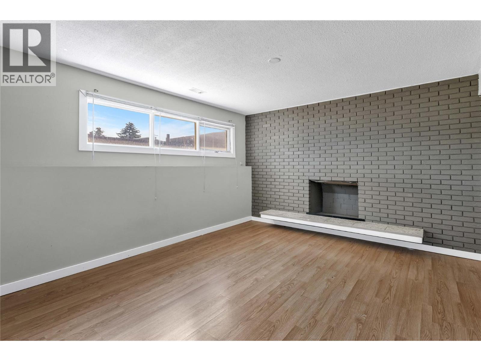240 Petch Road, Kelowna, BC - Indoor