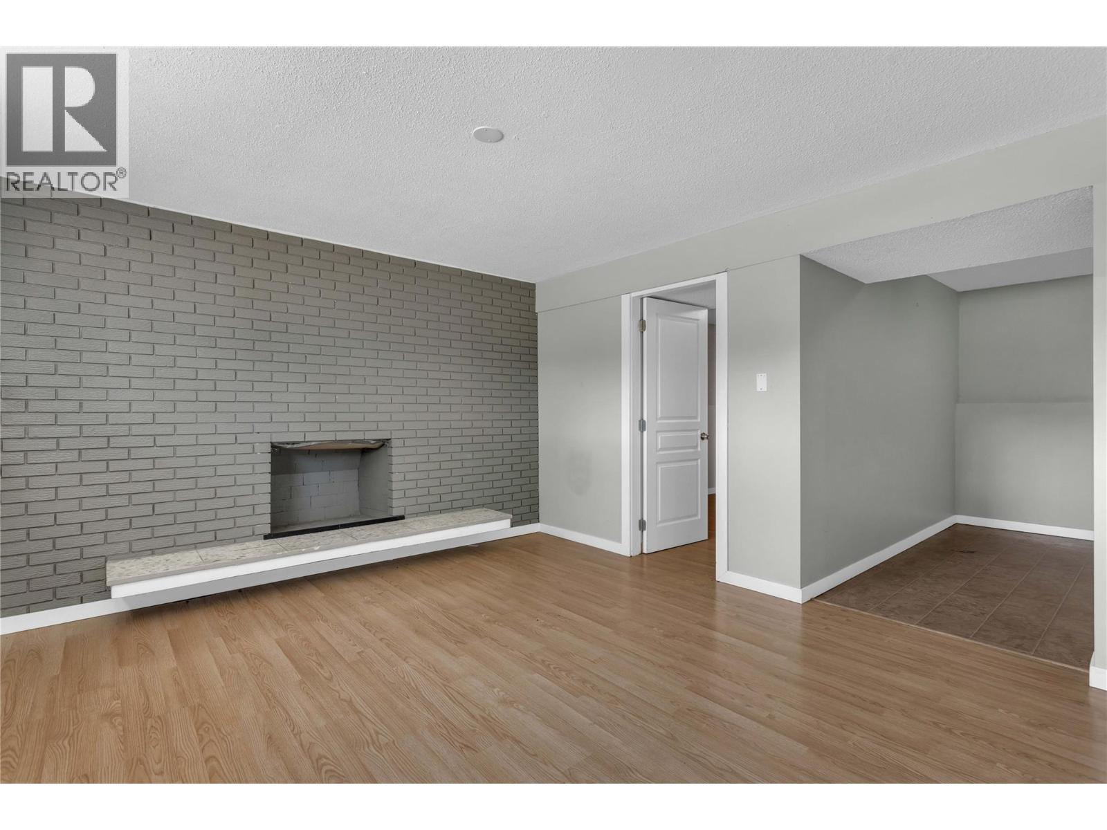 240 Petch Road, Kelowna, BC - Indoor