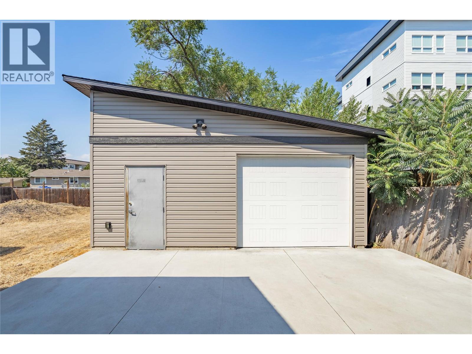 240 Petch Road, Kelowna, BC - Outdoor With Exterior