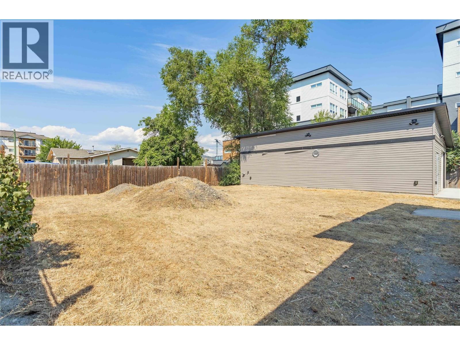 240 Petch Road, Kelowna, BC - Outdoor