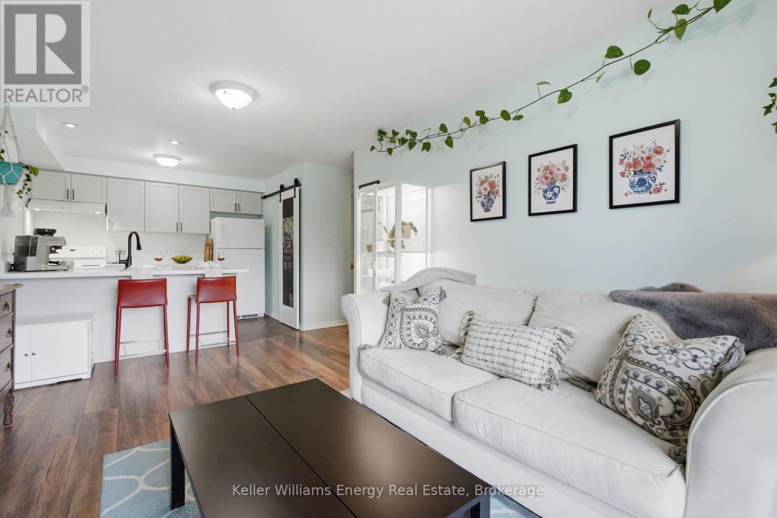204 - 124 Aspen Springs Drive, Clarington (Bowmanville), ON - Indoor