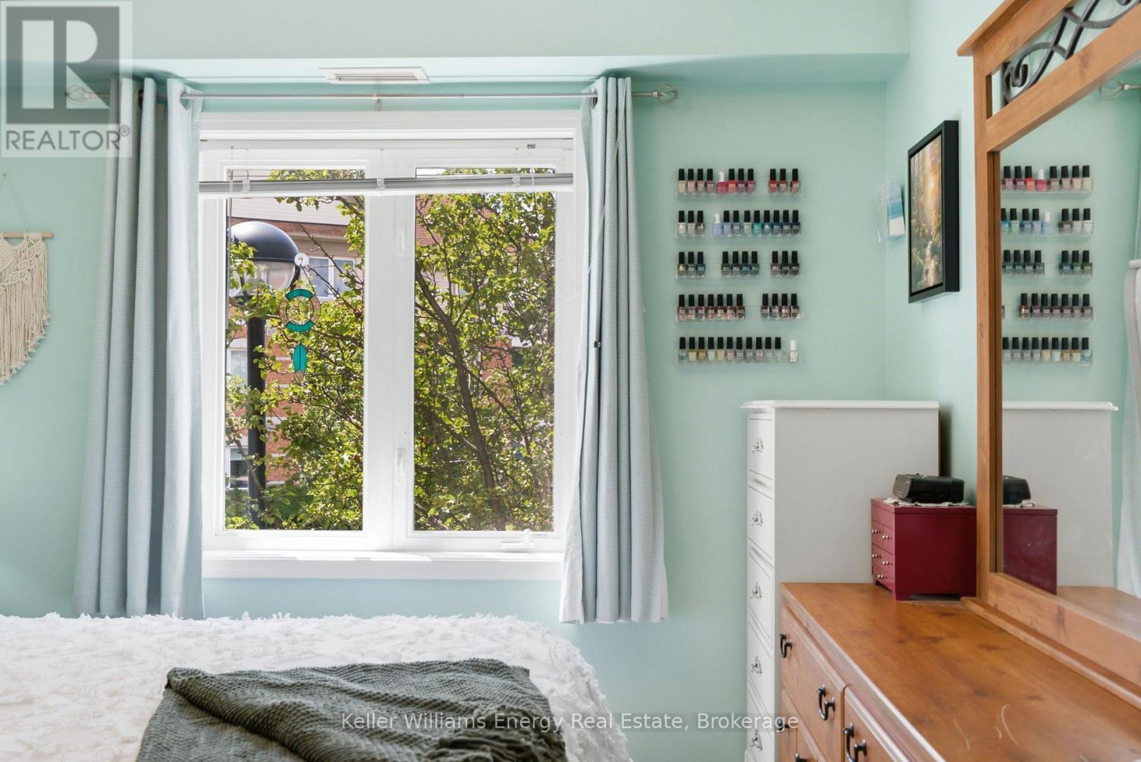 204 - 124 Aspen Springs Drive, Clarington (Bowmanville), ON - Indoor Photo Showing Bedroom
