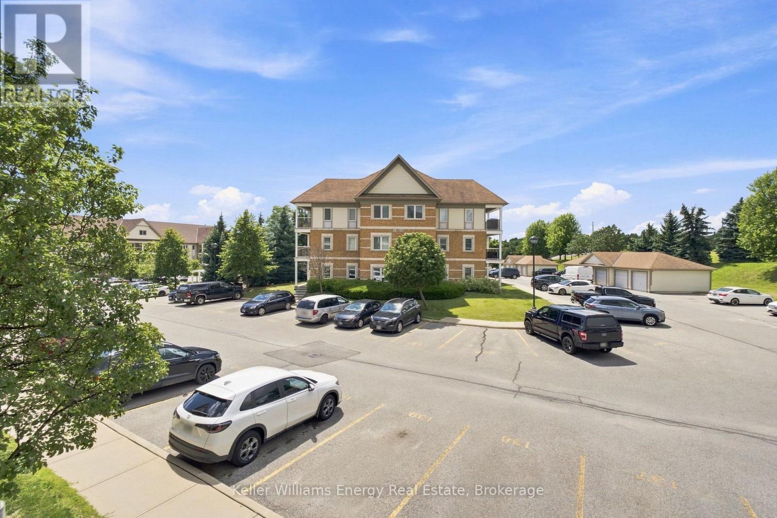 204 - 124 Aspen Springs Drive, Clarington (Bowmanville), ON - Outdoor