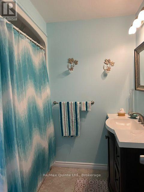 1874 Stockdale Road, Quinte West (Murray Ward), ON - Indoor Photo Showing Bathroom