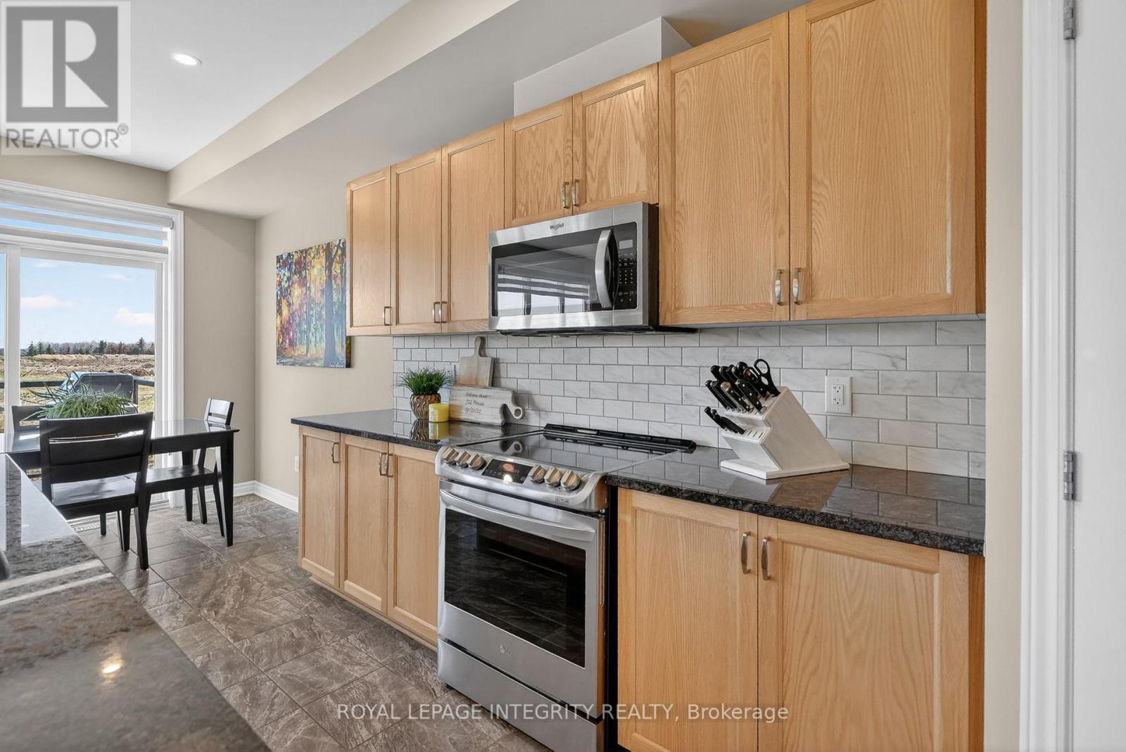 724 Parade Drive, Ottawa, ON - Indoor Photo Showing Kitchen
